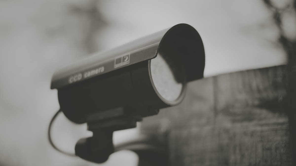 Cámara de seguridad. Foto: Unsplash.