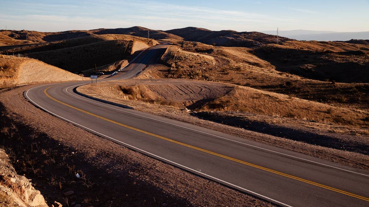 El serpenteante Camino del Cuadrado: un recorrido de ensueño entre naturaleza y paisajes de altura en Córdoba