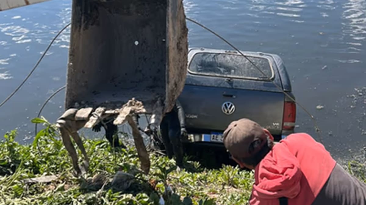 Su camioneta cayó a un arroyo, denunció que se la habían robado y terminó preso: las cámaras revelaron la mentira