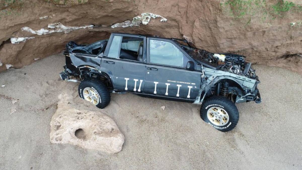 Camioneta cayó de acantilado en Mar del Plata