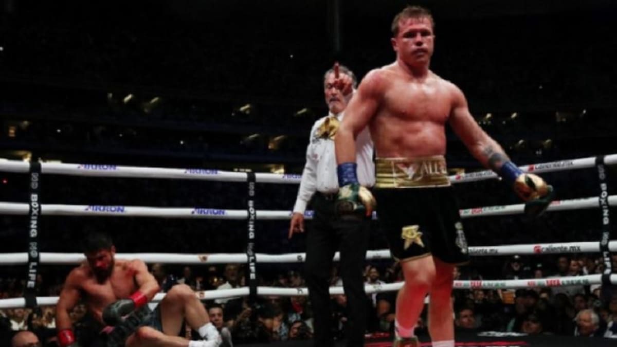 "Canelo" Álvarez venció a Ryder en fallo unánime en su vuelta a México. NA