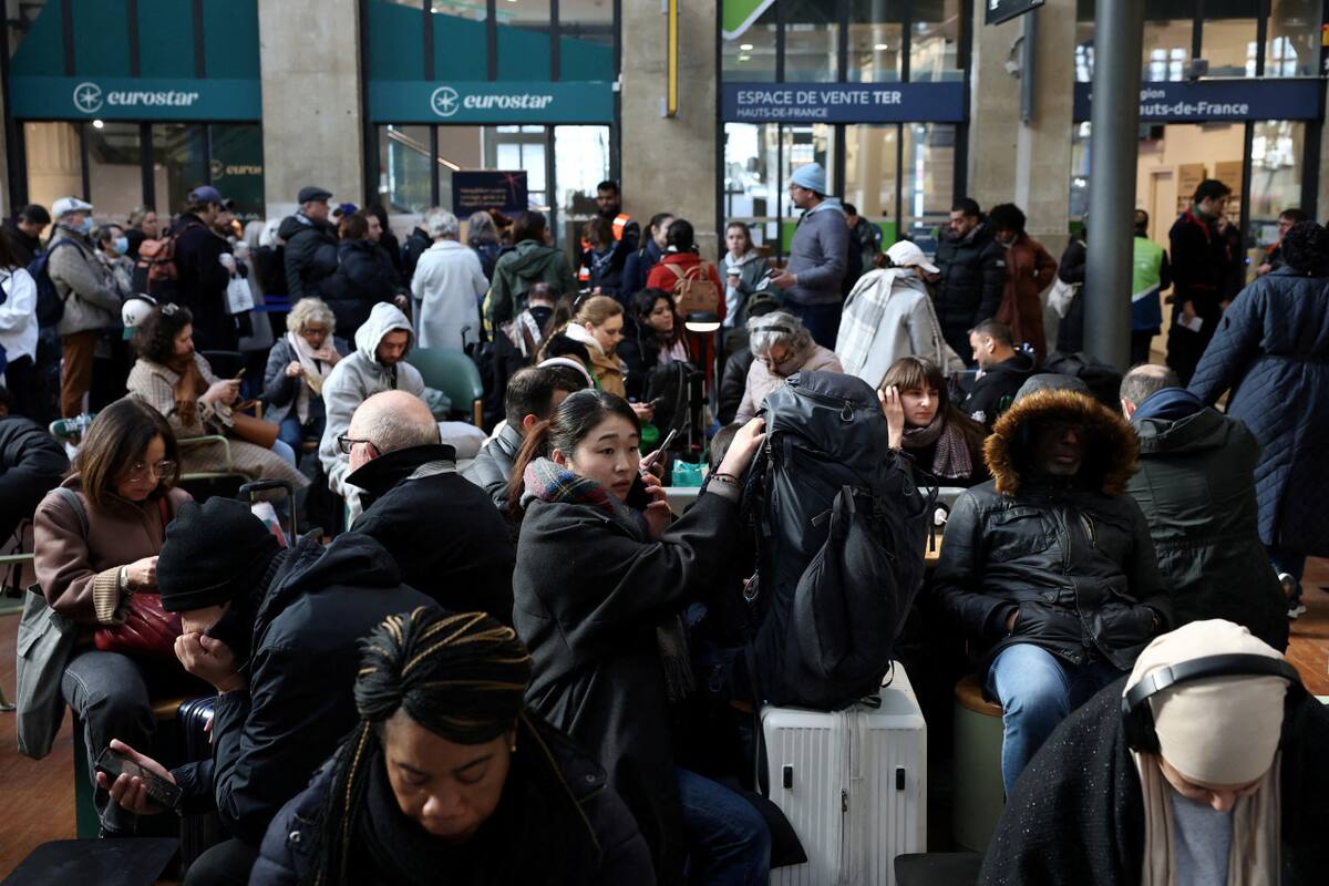 Caos en la Estación del Norte, en París. Foto: REUTERS/Benoit Tessier.