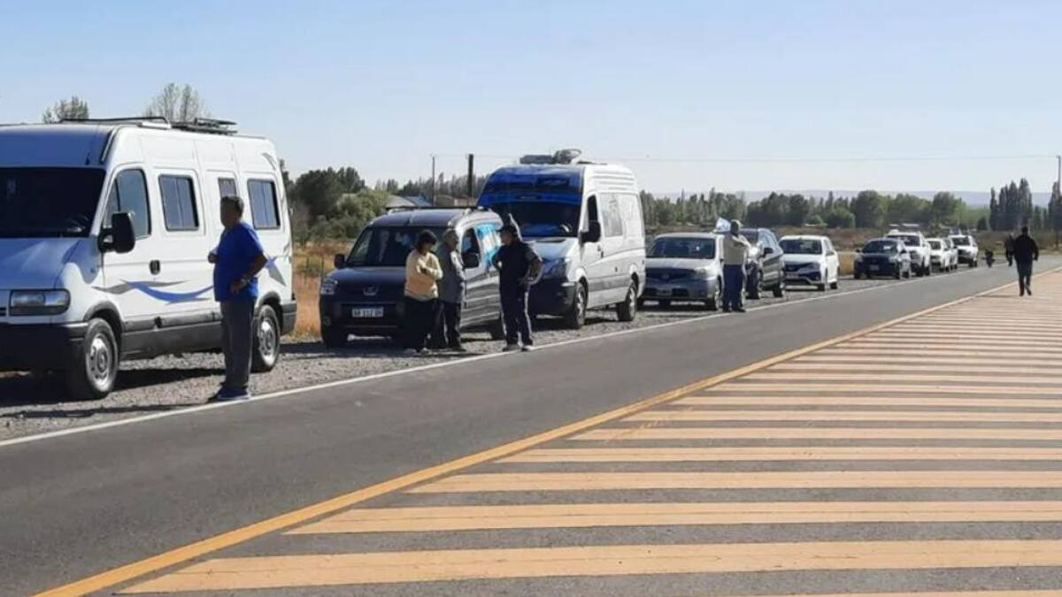 Caravana contra la sesión de tierras a mapuches en Mendoza_Gentileza: Sitio Andino