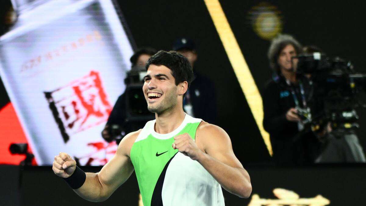 En una final inolvidable, Carlos Alcaraz derrotó a Djokovic y se consagró campeón del Australia Open