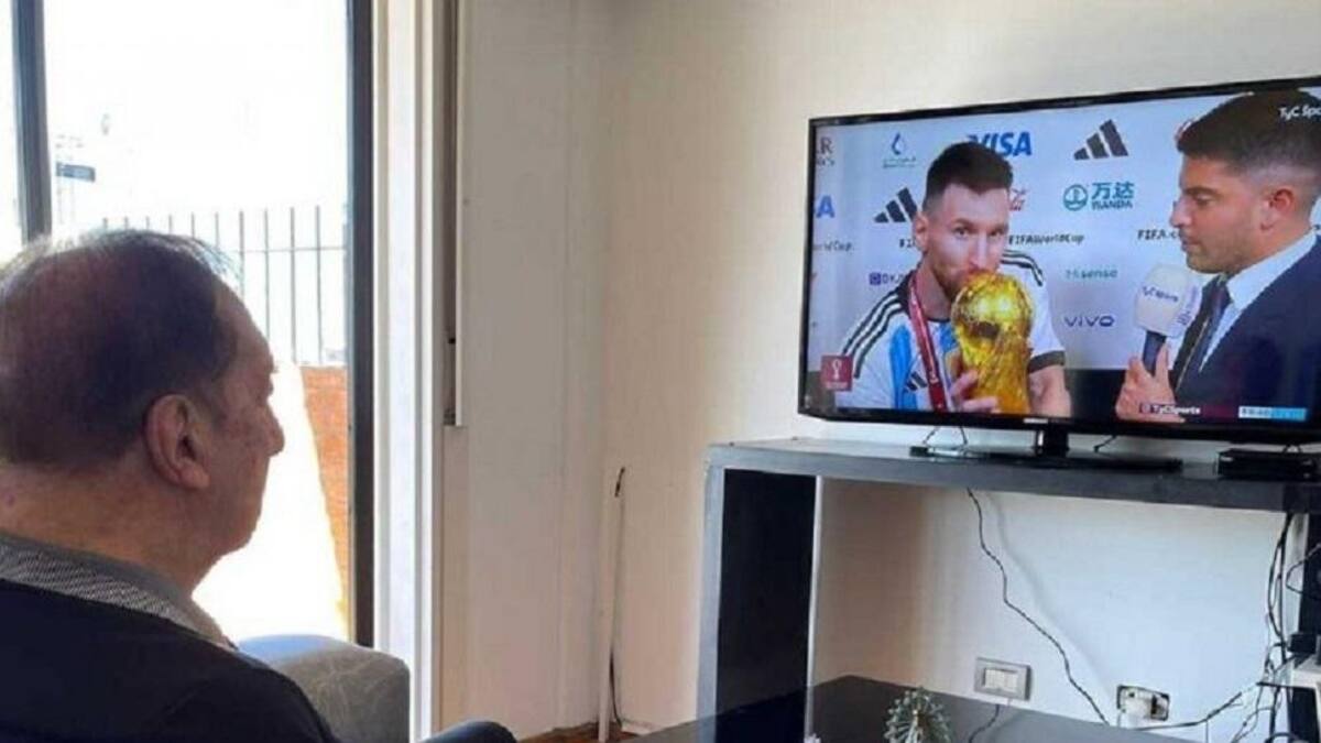 Carlos Bilardo no se perdió la final. Foto: NA.