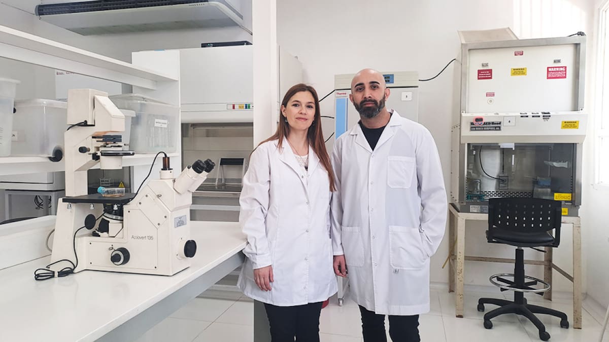 Carola Sabini y Elio Soria, investigadores del CONICET y coautores del trabajo. Foto: Comunicación CONICET Córdoba.
