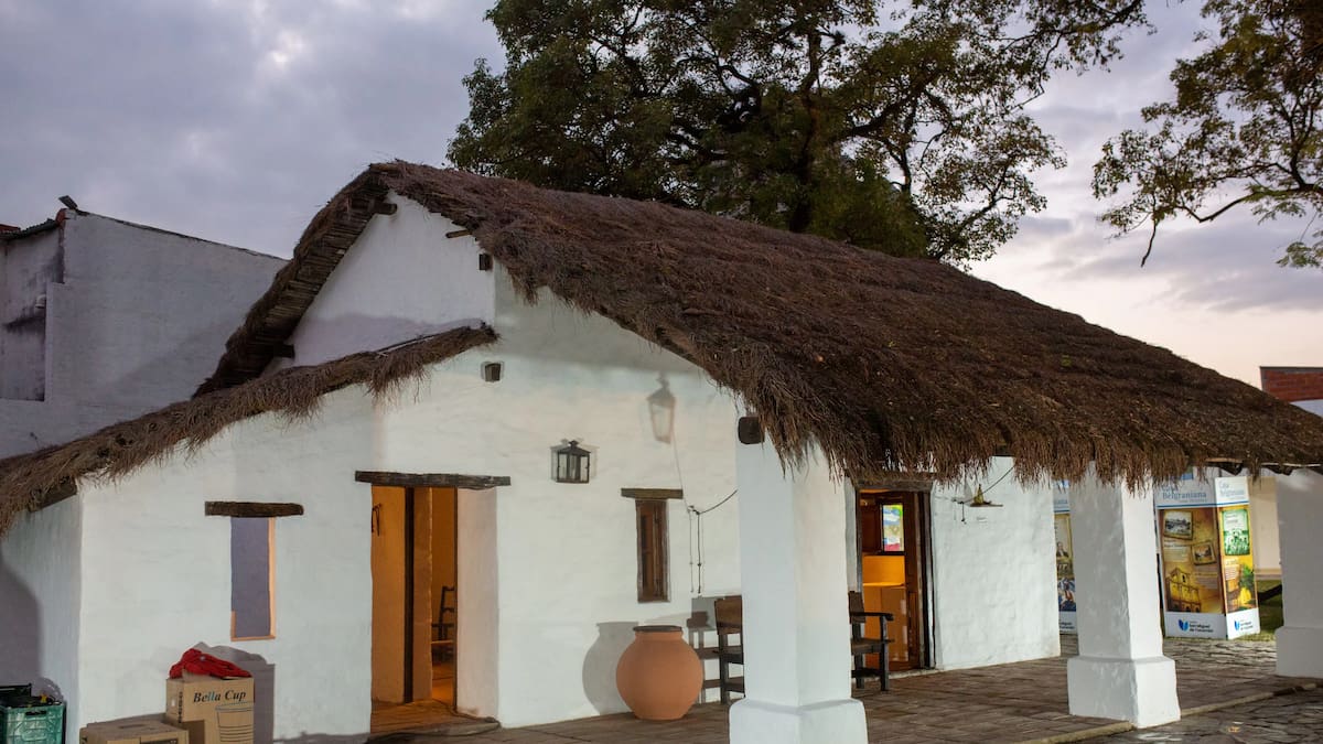 Paredes blancas y techo de paja: así de sencilla era la “otra casita” de Manuel Belgrano en Tucumán