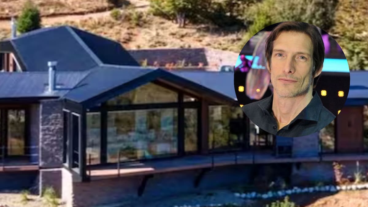Así es el refugio patagónico de Iván de Pineda: piedra expuesta, ambientes integrados y vista panorámica al bosque