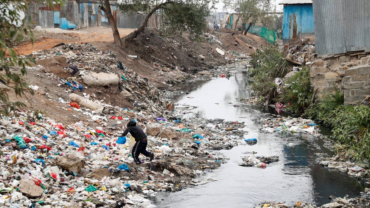 Casi dos millones de niños desplazados en África por la crisis climática. Foto: Reuters