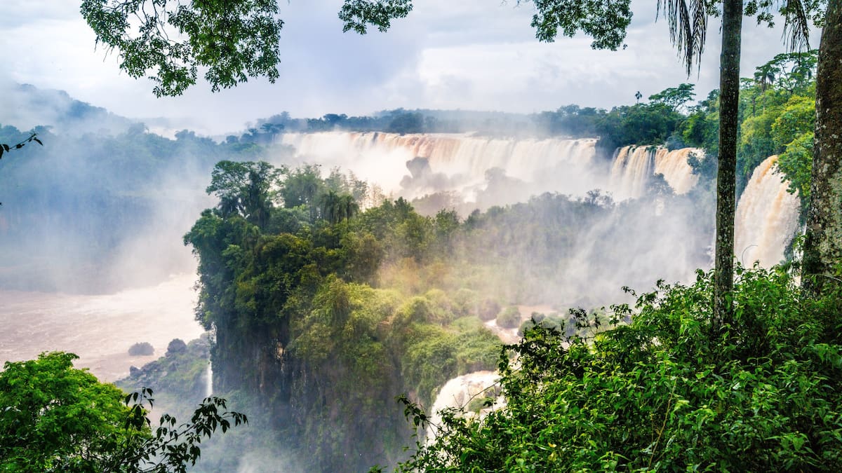 Cataratas del Iguazú vs. Cataratas del Niágara: ¿cuál es más grande e imponente y cuál tiene mayor caudal?