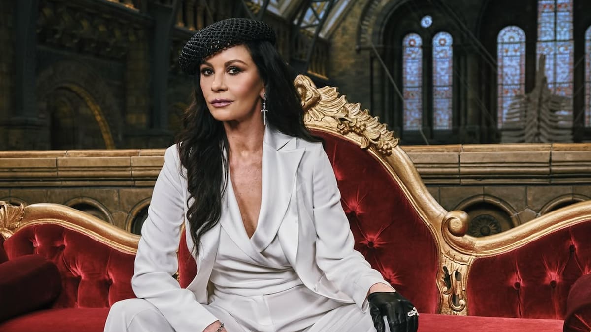 Catherine Zeta-Jones, de 56 años, sobre su desayuno: “Elijo bowls de avena caliente con banana, moras y un poquito de azúcar morena”