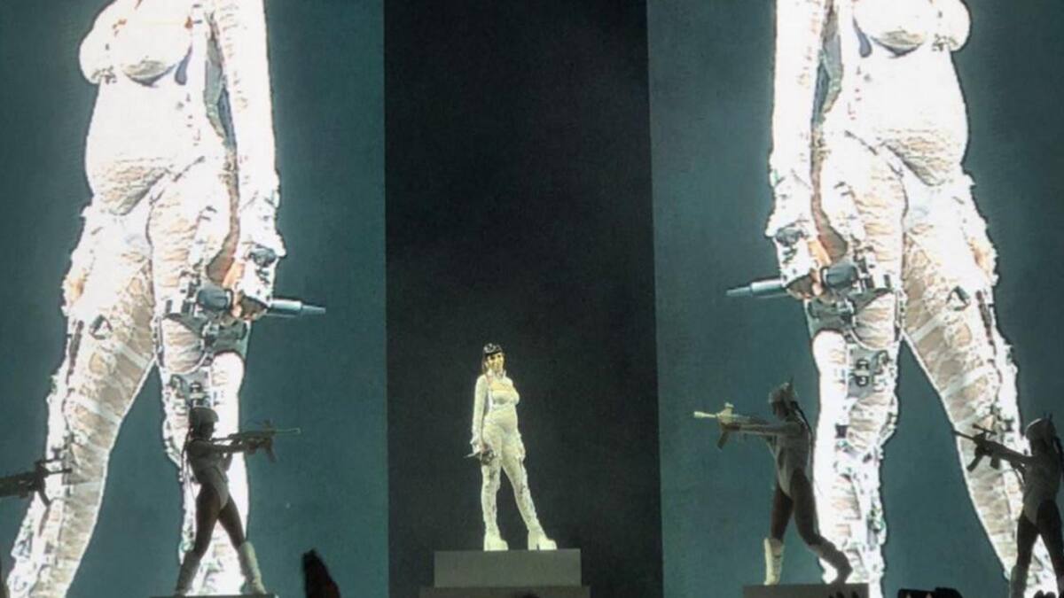 Cazzu anunció su embarazo en pleno show. Foto: Twitter.