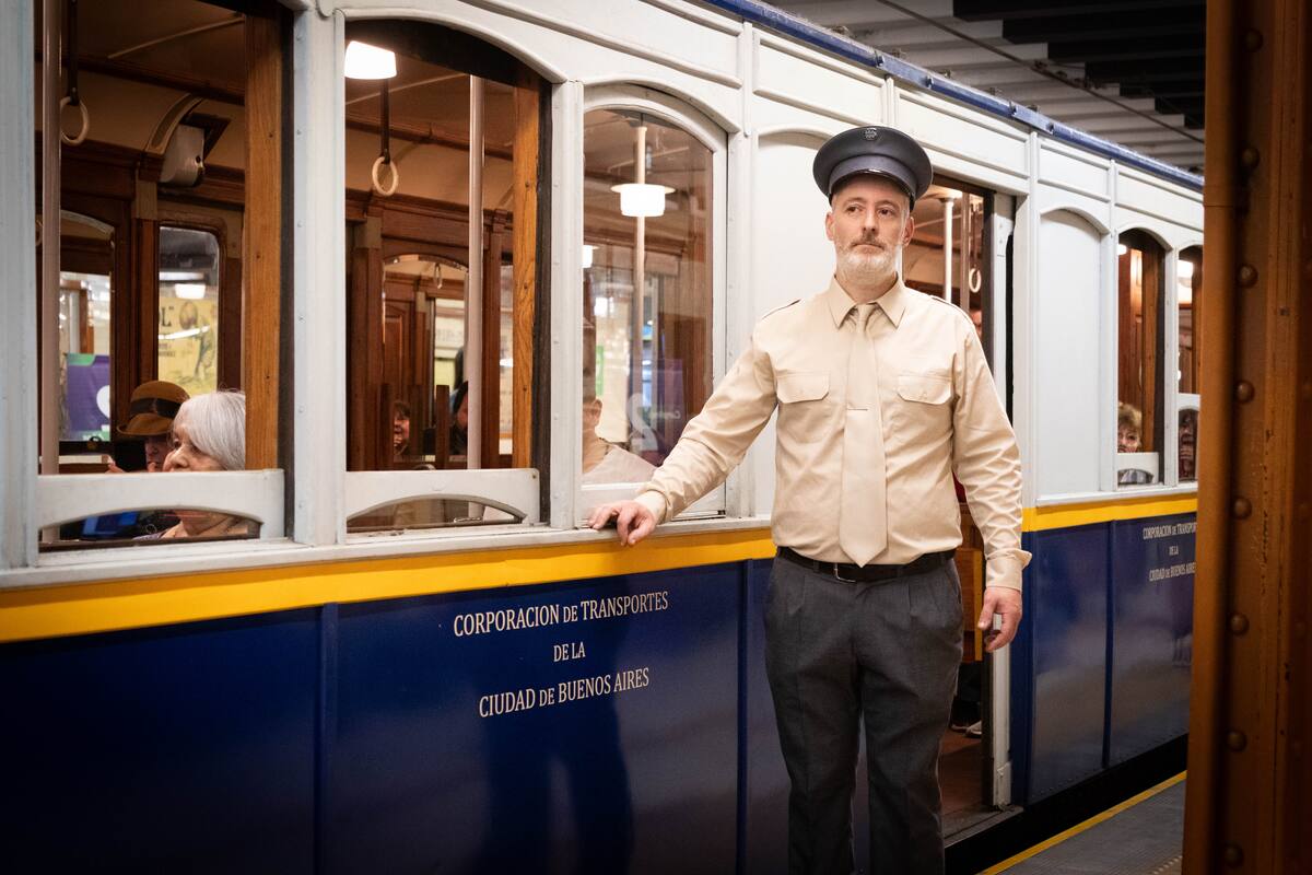 Celebración del Día de la Independencia en el Subte.