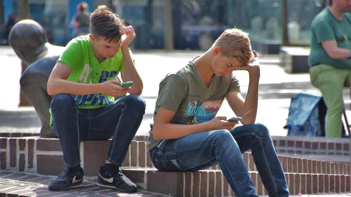 Reducir el uso del celular mejora la salud mental. Fuente: Pixabay.