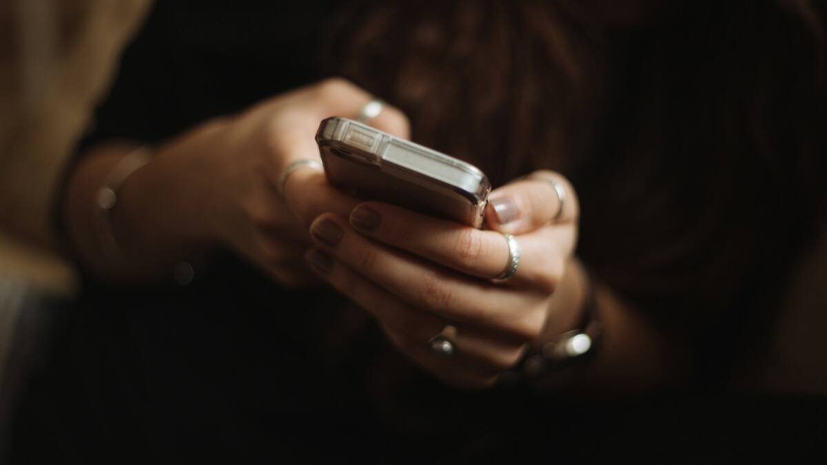 Celular. Foto: Unsplash.