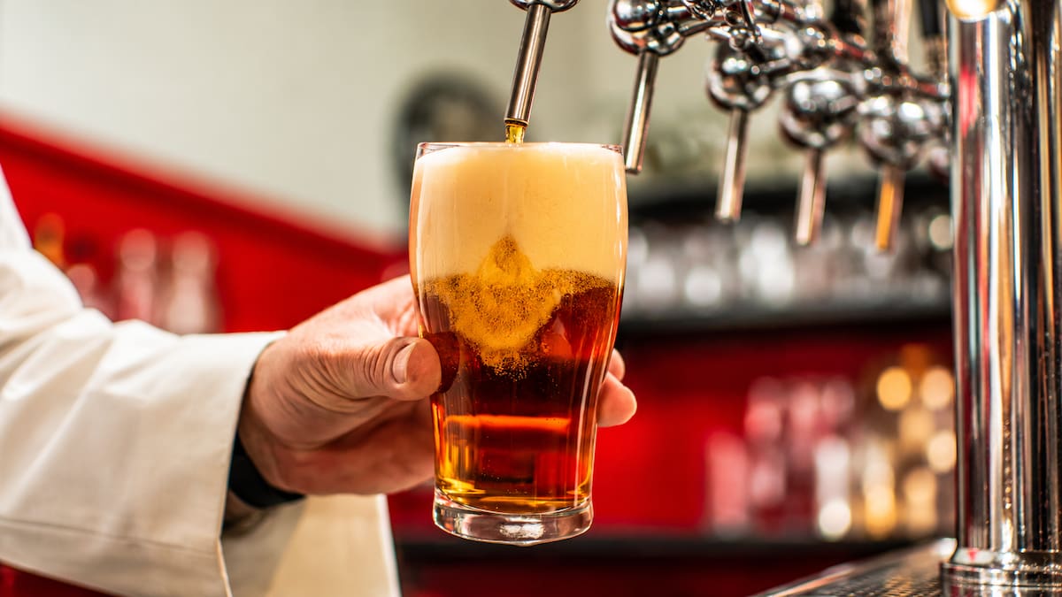 Tienen más de 80 años y siguen abiertas: las cervecerías históricas de Buenos Aires que parecen detenidas en el tiempo