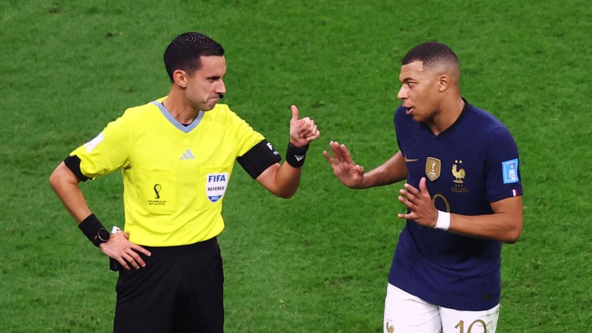 César Ramos; árbitro Marruecos-Francia. Foto: Reuters.