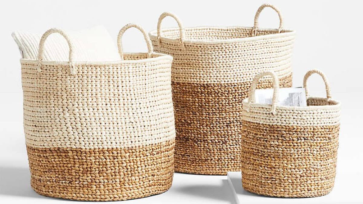 Cestos para ropa creados con tubos de PVC reciclados. Foto: Instagram/ mos.crib