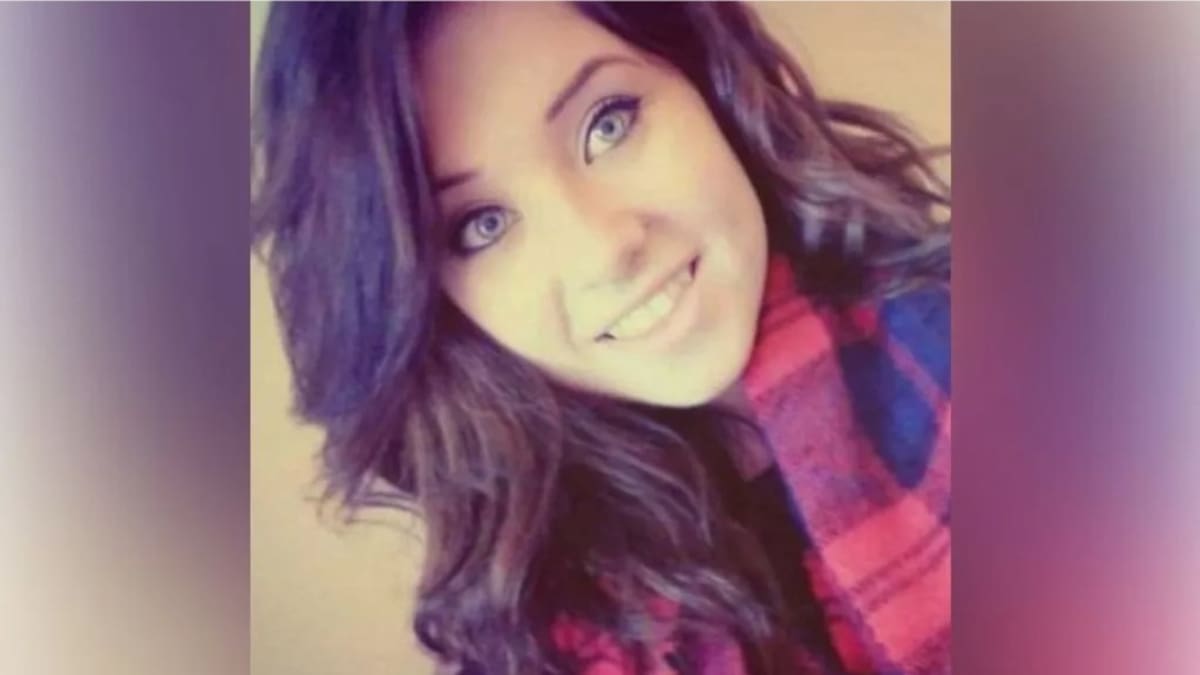 Charlotte Leader, la joven que encontraron "momificada" en su departamento.