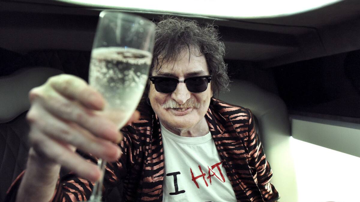 Con emotivos posteos, varios referentes musicales saludaron a Charly García en su cumpleaños 72