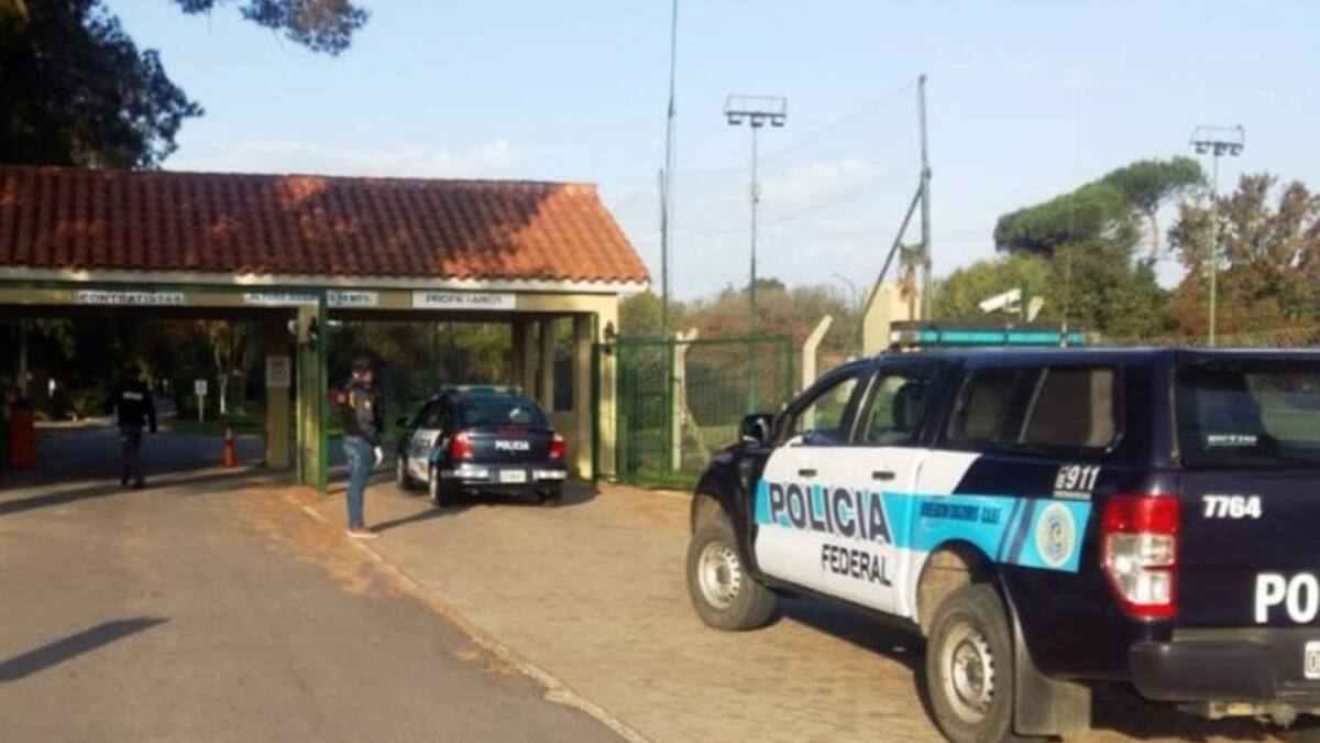 Chascomús: la Policía Federal allanó una casa en el country por grooming