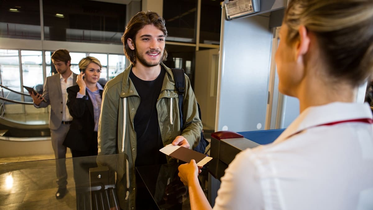 Check-in en aeropuerto.