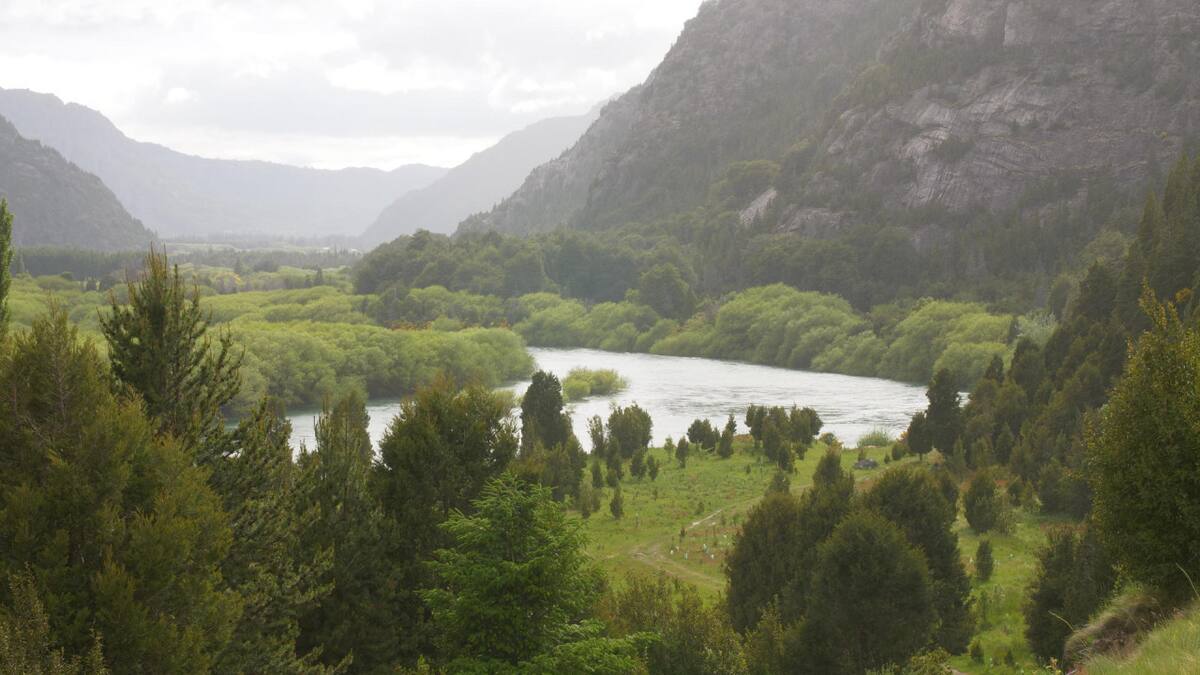 Chile introduce dos decretos pioneros para proteger sendos ríos prístinos en la Patagonia. EFE