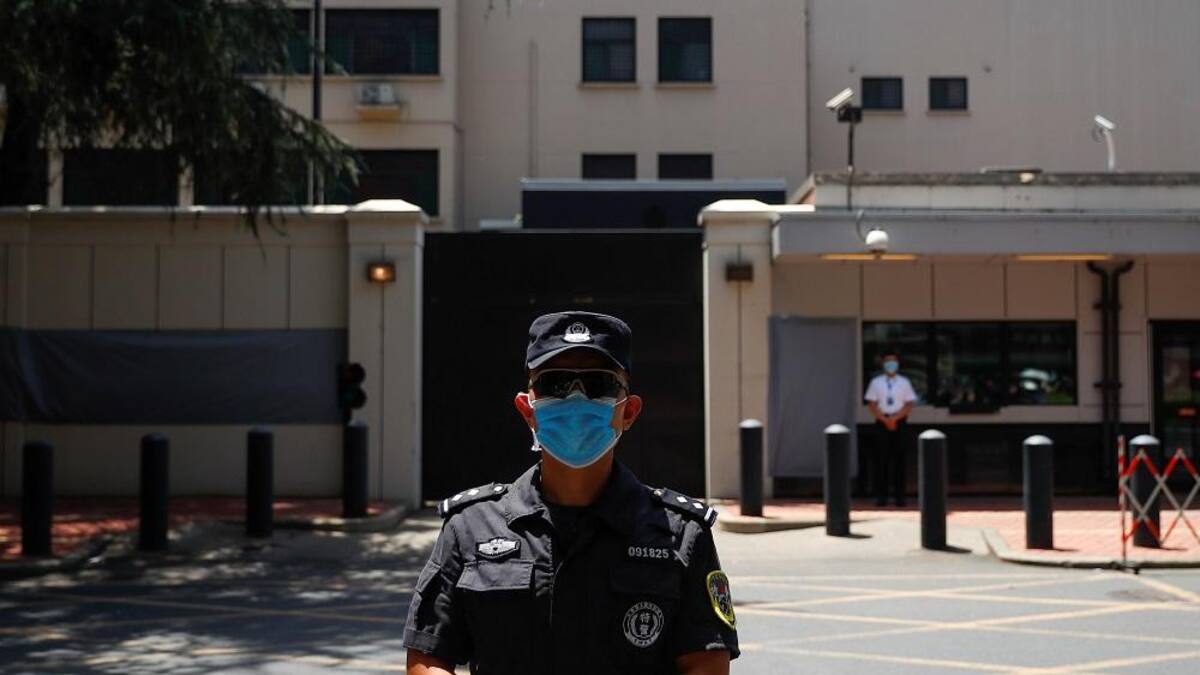 China toma el control del consulado de EE.UU. en Chengdu, Reuters