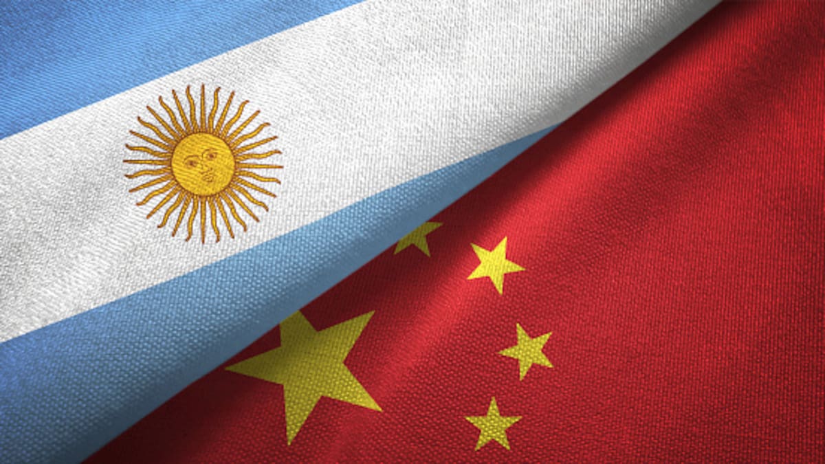 El Gobierno negocia con China la renovación del swap por 130.000 millones de yuanes hasta 2029