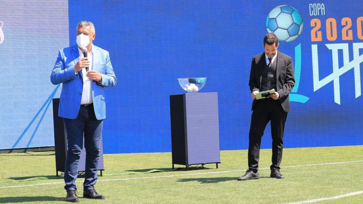 Chiqui Tapia en el sorteo de la Liga Profesional de Fútbol, Foto AFA
