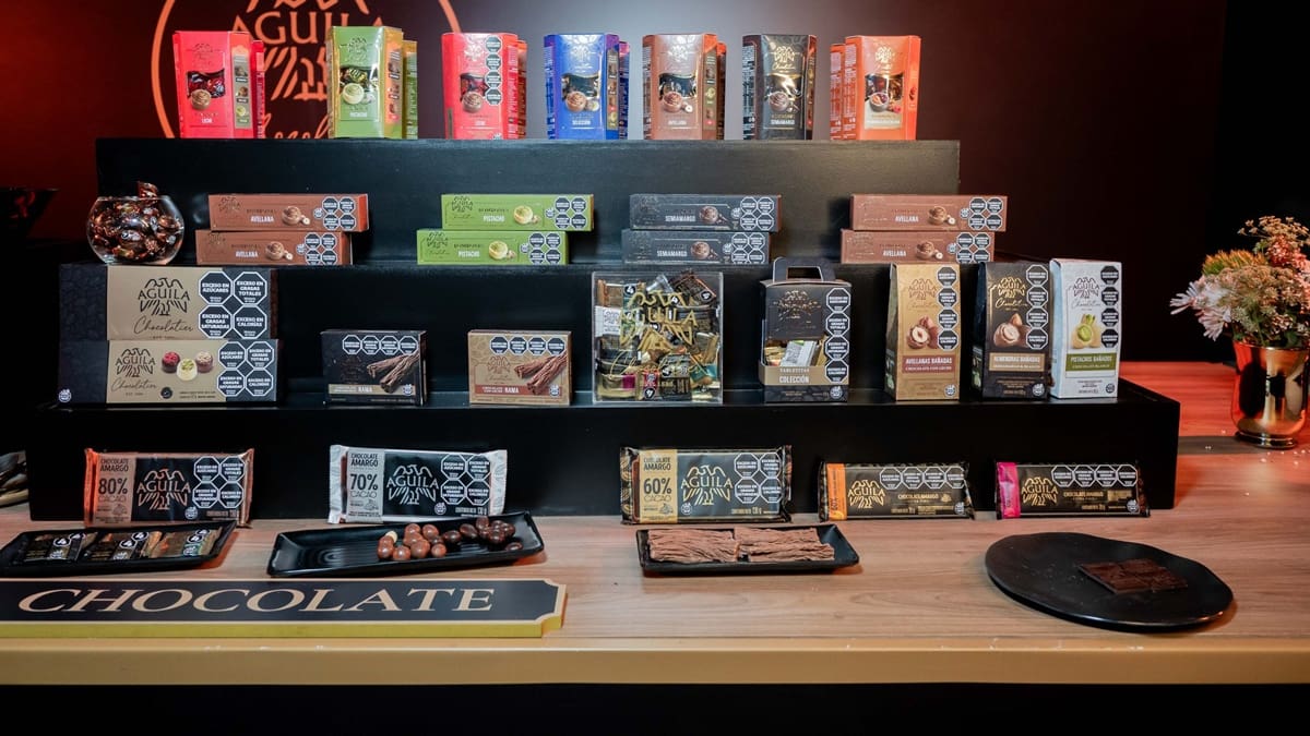 Bombones de pistacho, almendras y avellanas: así es la nueva apuesta de Águila para conquistar a los amantes del chocolate