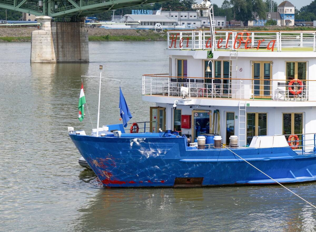 Choque de barcos en Hungría. Foto: EFE.