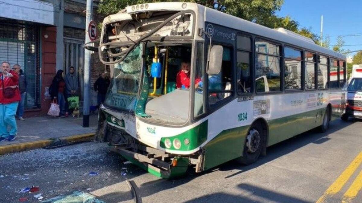 Choque de colectivos. Foto: NA.