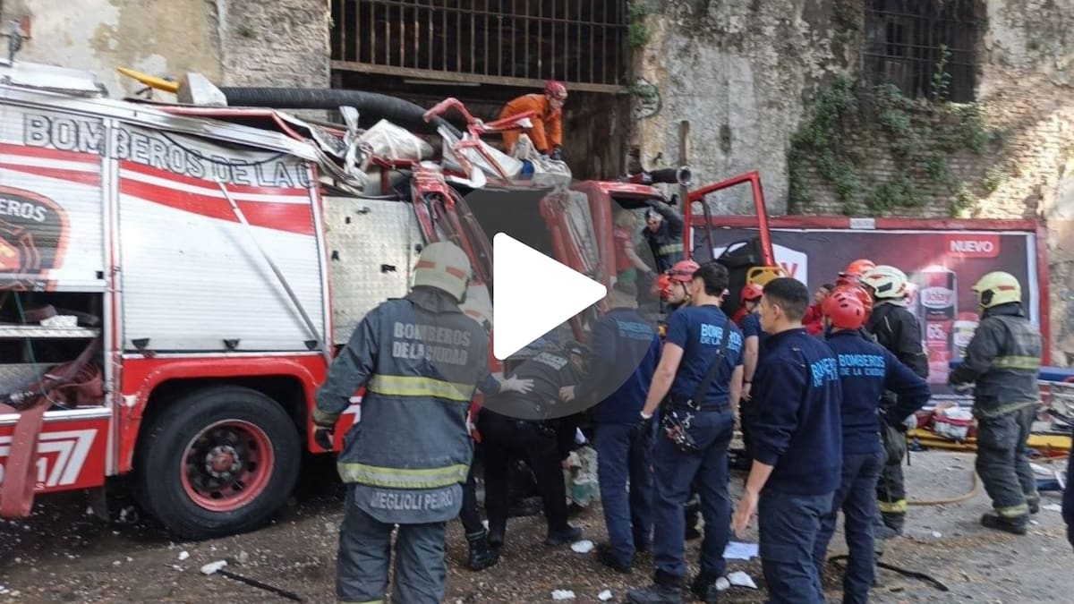 Choque de una autobomba en Parque Patricios.
