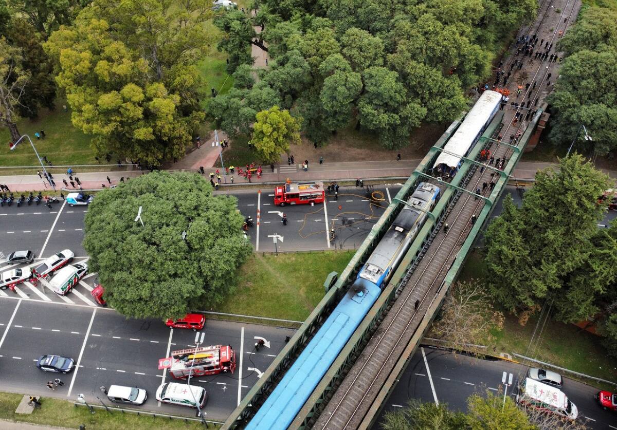 Choque del tren San Martín en el viaducto de Palermo. Foto: NA.
