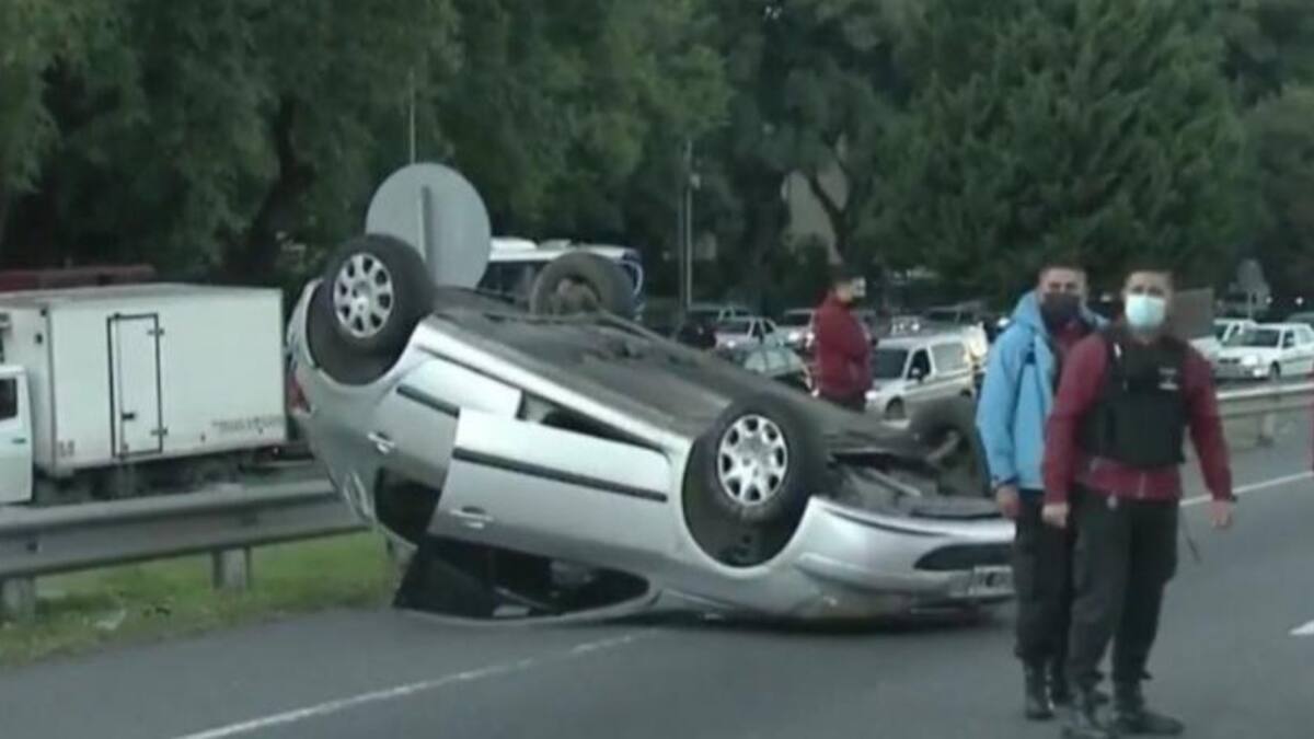 Choque y vuelco en la General Paz, AGENCIA NA