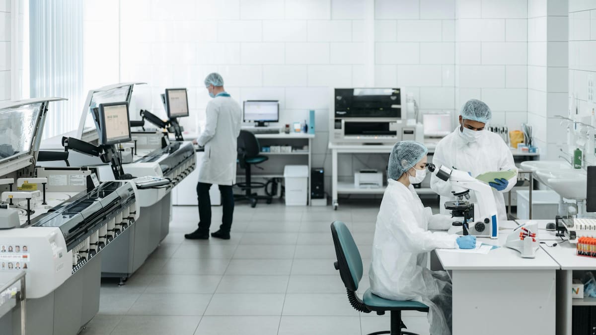 Ciencia, medicina, médicos, cáncer. Fuente: Pexels