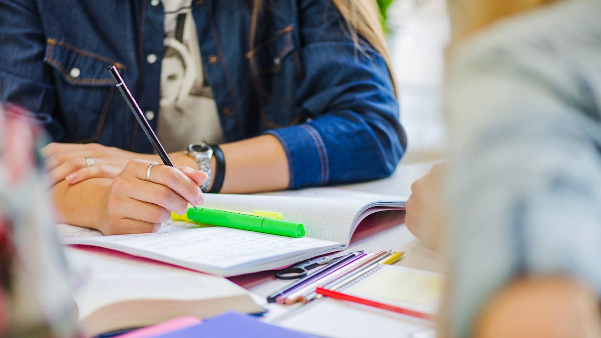 Pedía hasta $150.000 a sus alumnas para aprobarlas: la Justicia condenó a una maestra a 3 años de prisión y la inhabilitó para ejercer la docencia