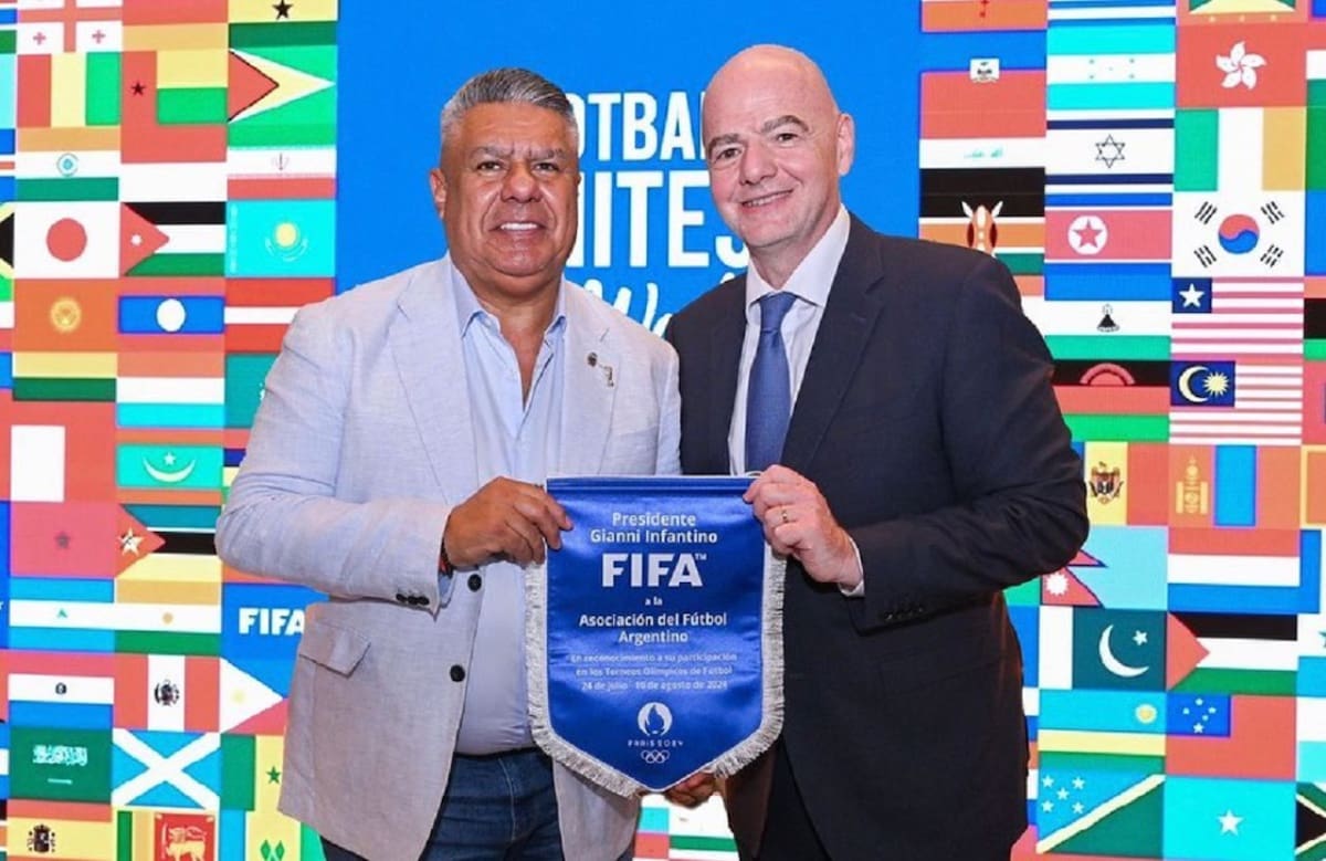 Claudio Chiqui Tapia y Gianni Infantino. Foto: Instagram @chiquitapia