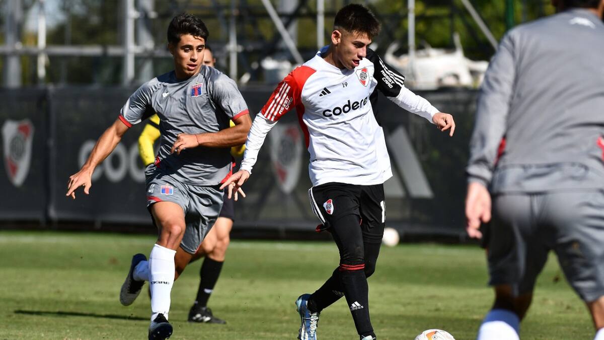 Claudio Echeverri; River vs. Tigre; amistoso. Foto: X @RiverPlate.