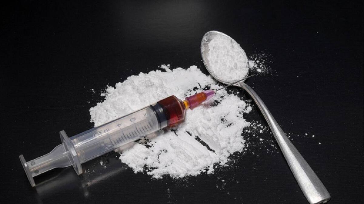 Cocaína - drogas - jeringa