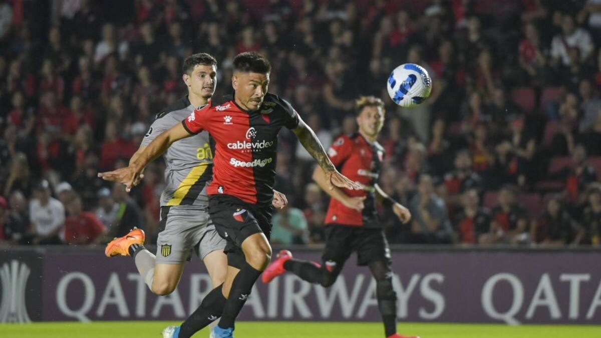 Colón y Peñarol por la Copa Libertadores. Foto NA: CONMEBOL