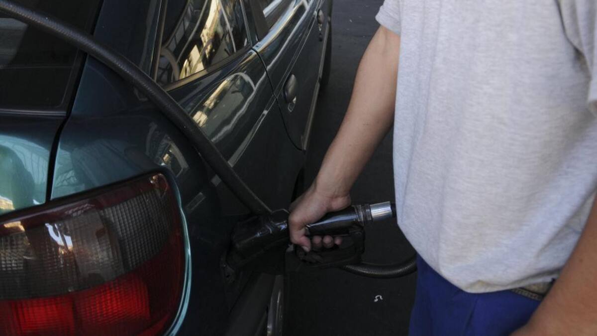 Combustible - aumento Foto agencia NA