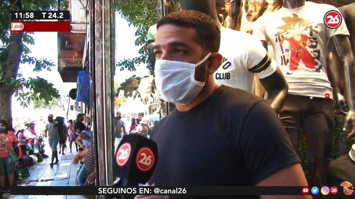 Comerciantes contra manteros en avenida Avellaneda: "Le pagan a la policía o a alguien para que los cubran"
