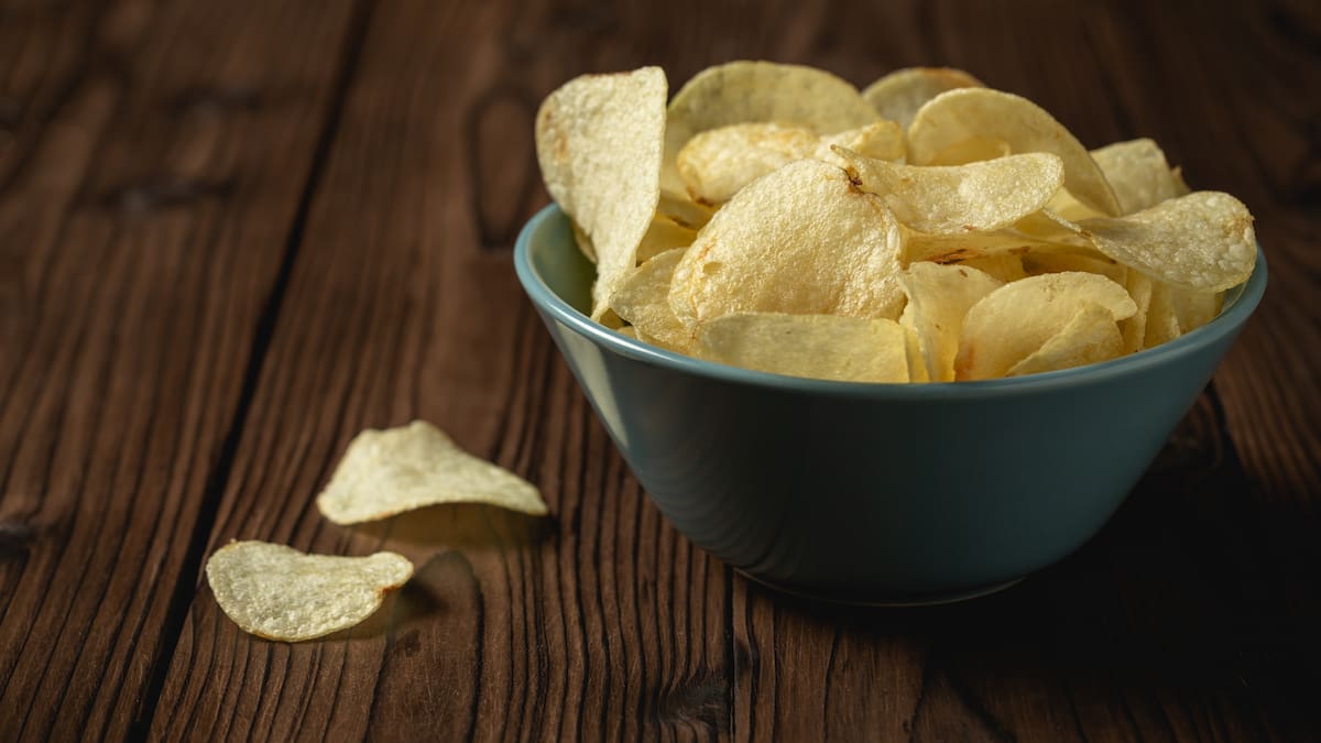 Retiran más de 650.000 bolsas de papas fritas por posible salmonella: qué marcas están afectadas