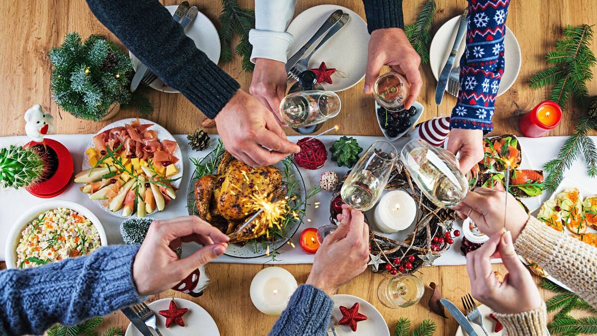 Las ensaladas que no pueden faltar en la mesa de Año Nuevo. Foto Freepik