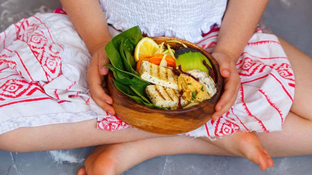 La dieta ideal para cuidar el colon y evitar la hinchazón, según expertos de Harvard