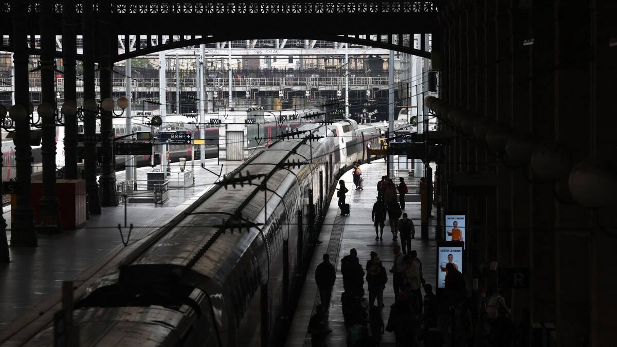 Complicaciones en París por un ataque a la red de trenes. Foto: Reuters.