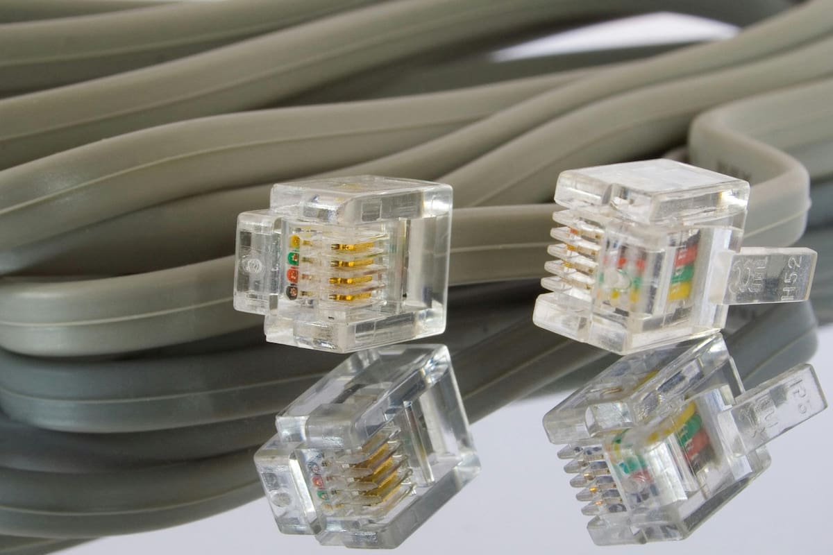 Conexión a internet por cable de red. Foto: Pexels.