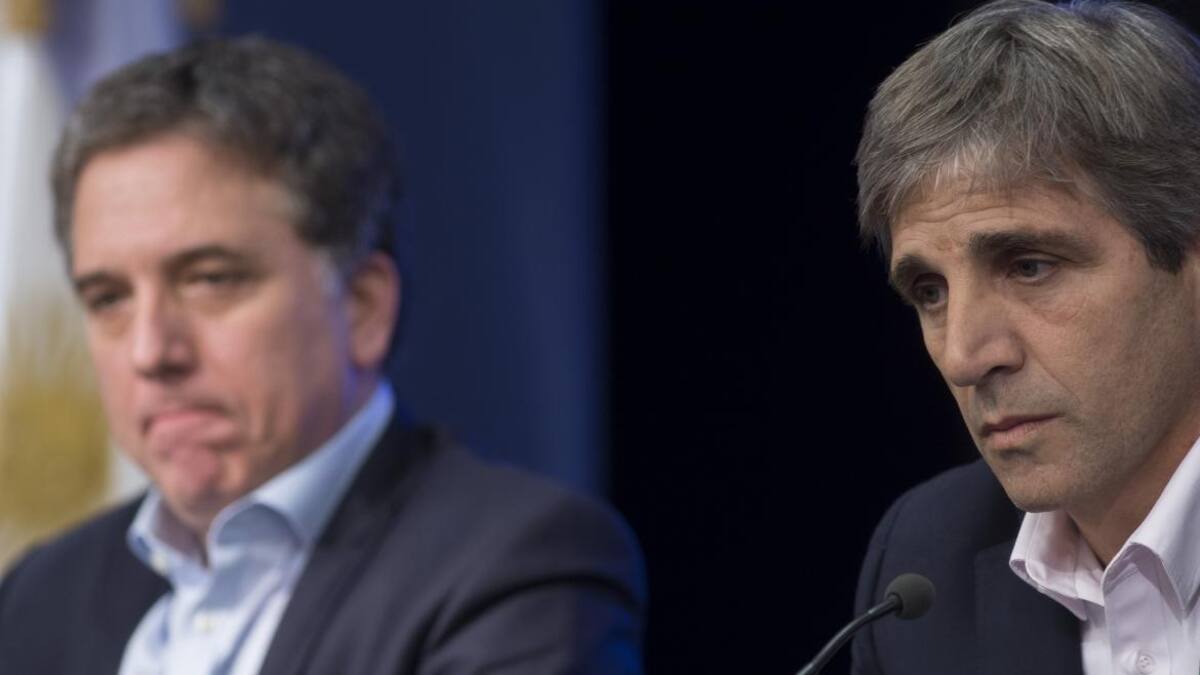 Conferencia de Dujovne y Caputo - Economía